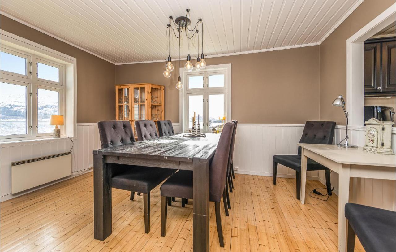 Sandvik  3 Bedroom Nice Home In Kvamsoy מראה חיצוני תמונה
