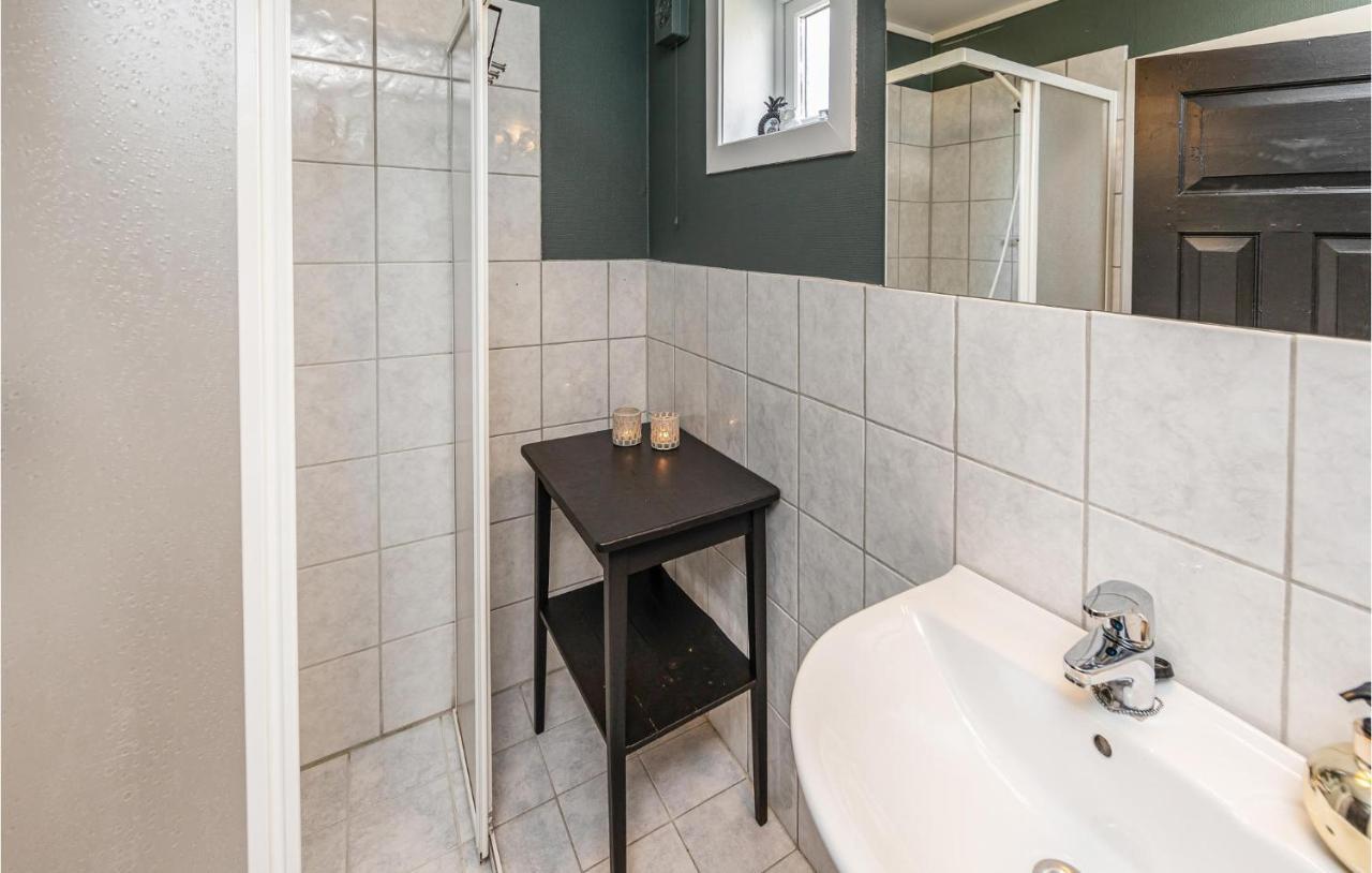 Sandvik  3 Bedroom Nice Home In Kvamsoy מראה חיצוני תמונה